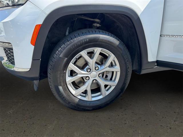 Photo of 2022 Bright White Clearcoat Jeep Grand Cherokee L