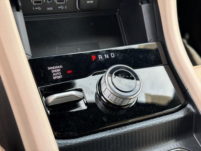 Photo of 2025 Bright White Clearcoat Jeep Grand Cherokee