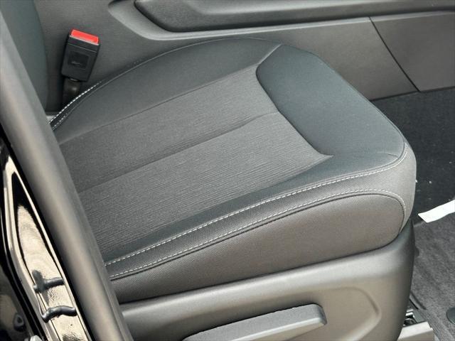Photo of 2025 Diamond Black Crystal Pearlcoat Jeep Grand Cherokee
