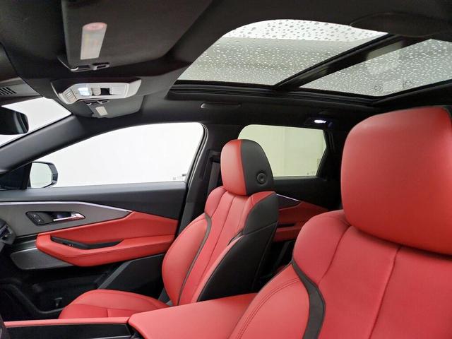 Photo of 2024 White Acura ZDX