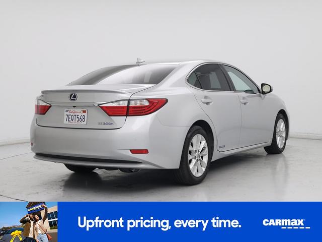 Photo of 2014 Silver Lexus ES 300h