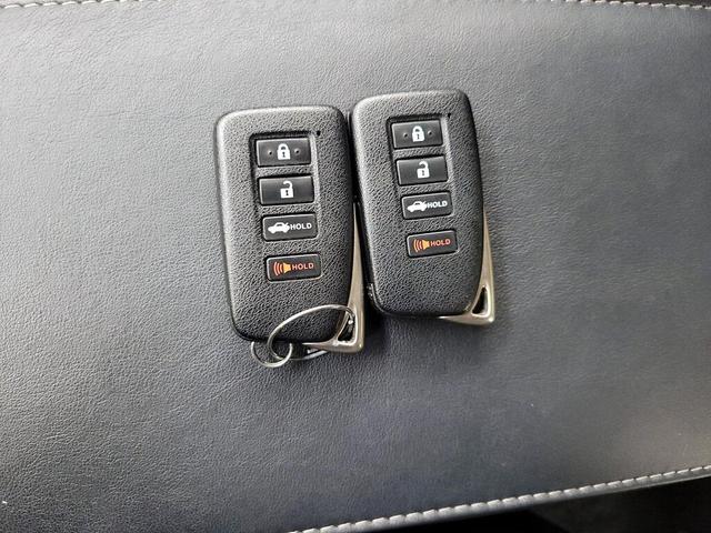 Photo of 2014 Silver Lexus ES 300h