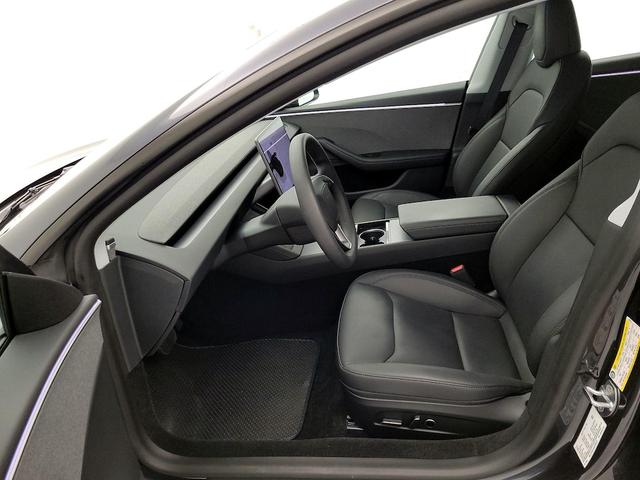 Photo of 2025 Gray Tesla Model 3