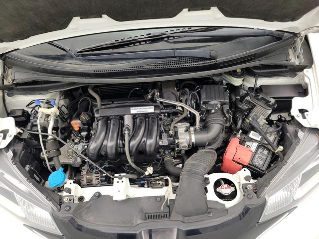 Photo of 2015 White Honda Fit