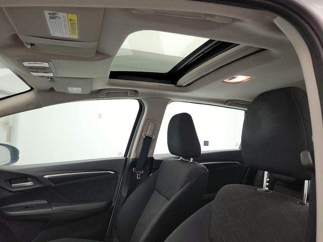 Photo of 2015 White Honda Fit