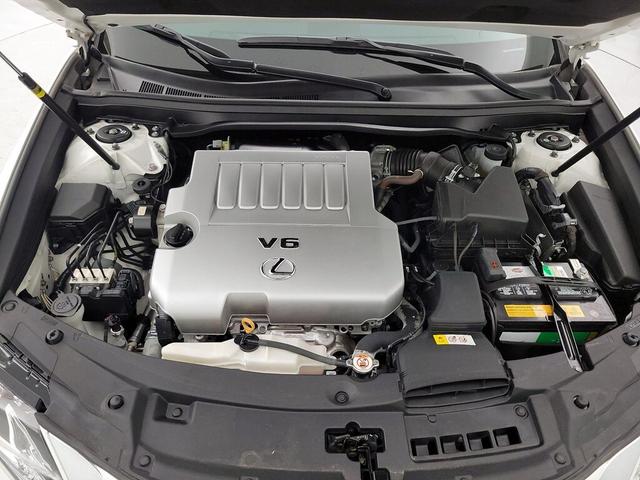 Photo of 2018 White Lexus ES 350