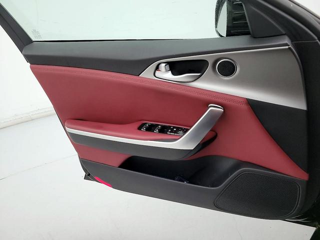 Photo of 2019 Black Kia Stinger