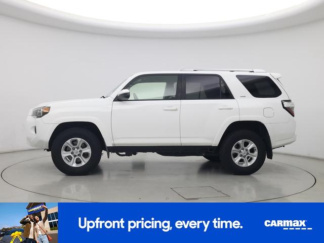 Photo of 2017 White Toyota 4Runner