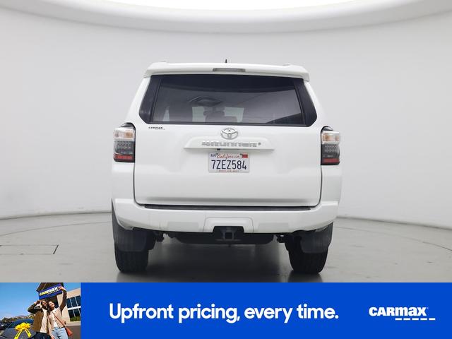 Photo of 2017 White Toyota 4Runner