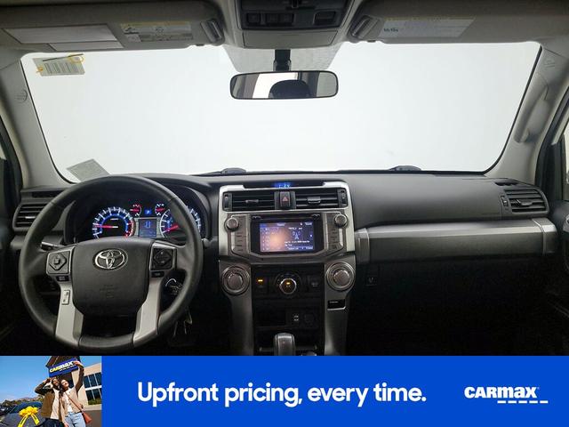 Photo of 2017 White Toyota 4Runner