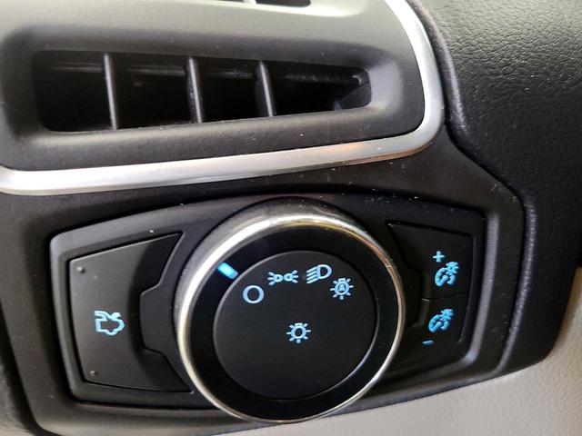 Photo of 2014 White Ford Focus Electric