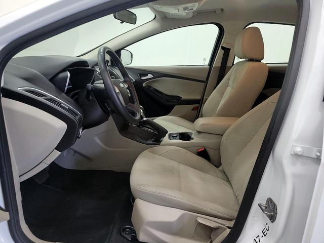 Photo of 2014 White Ford Focus Electric