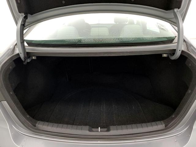 Photo of 2017 Silver Hyundai ELANTRA