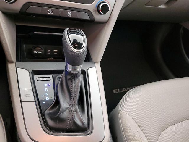 Photo of 2017 Silver Hyundai ELANTRA