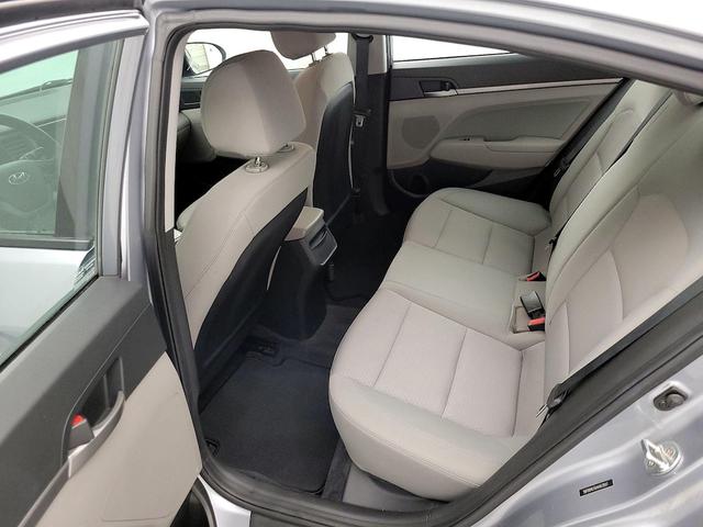 Photo of 2017 Silver Hyundai ELANTRA
