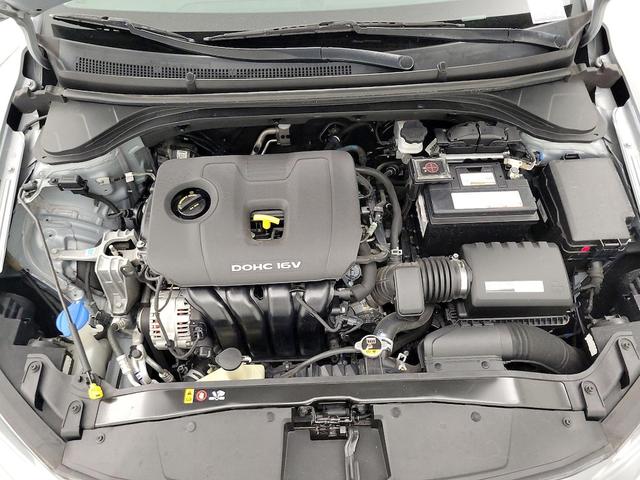 Photo of 2017 Silver Hyundai ELANTRA