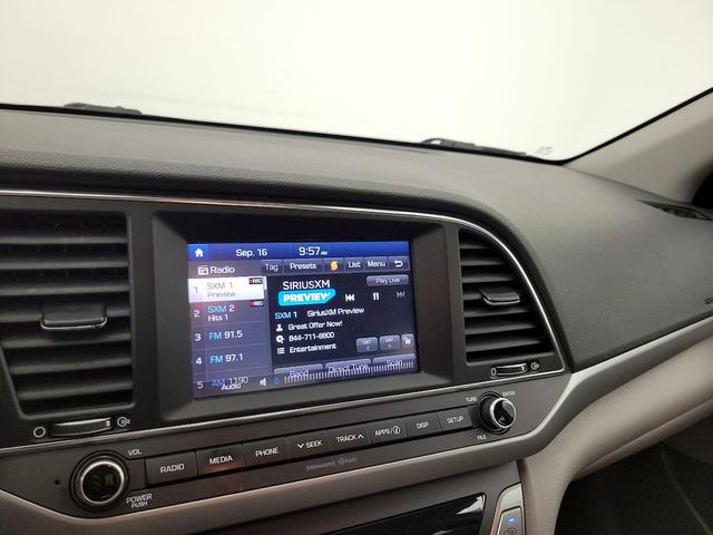 Photo of 2017 Silver Hyundai ELANTRA