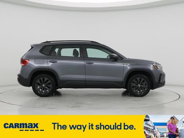Photo of 2022 Gray Volkswagen Taos