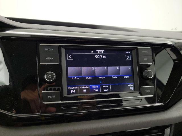 Photo of 2022 Gray Volkswagen Taos