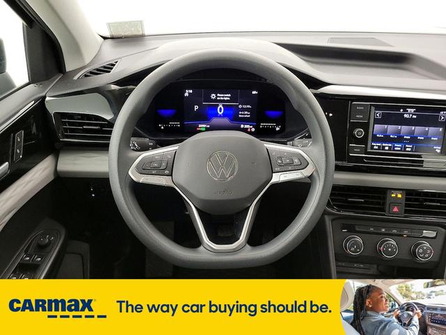 Photo of 2022 Gray Volkswagen Taos