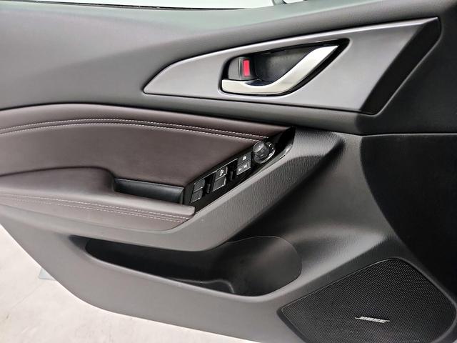 Photo of 2018 Silver Mazda Mazda3