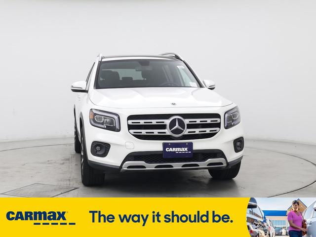 Photo of 2022 White Mercedes-Benz GLB 250