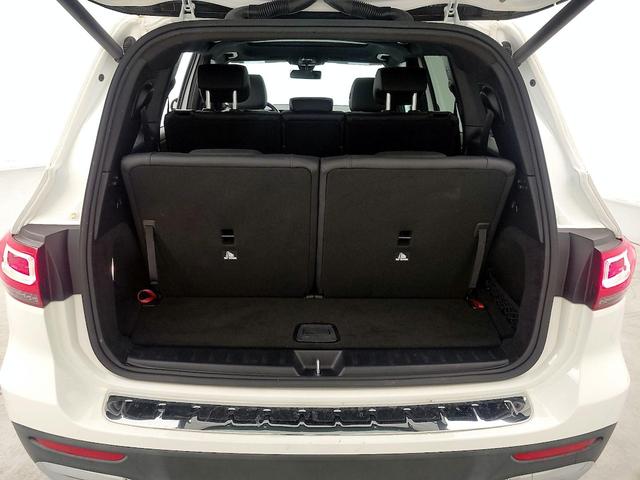 Photo of 2022 White Mercedes-Benz GLB 250