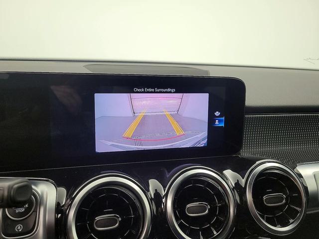 Photo of 2022 White Mercedes-Benz GLB 250