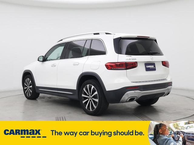 Photo of 2022 White Mercedes-Benz GLB 250