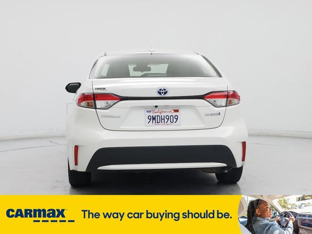 Photo of 2021 White Toyota Corolla Hybrid