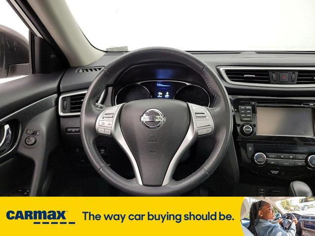 Photo of 2016 White Nissan Rogue