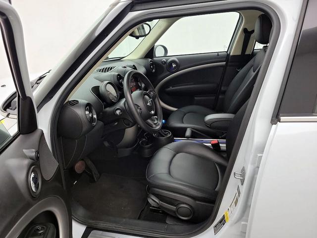 Photo of 2015 White MINI Countryman