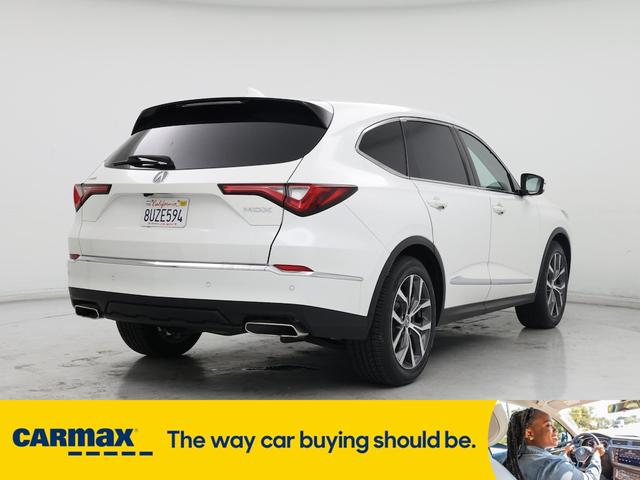 Photo of 2022 White Acura MDX
