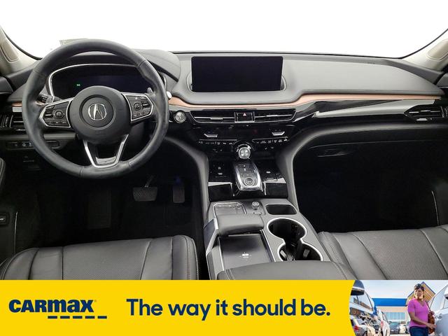 Photo of 2022 White Acura MDX