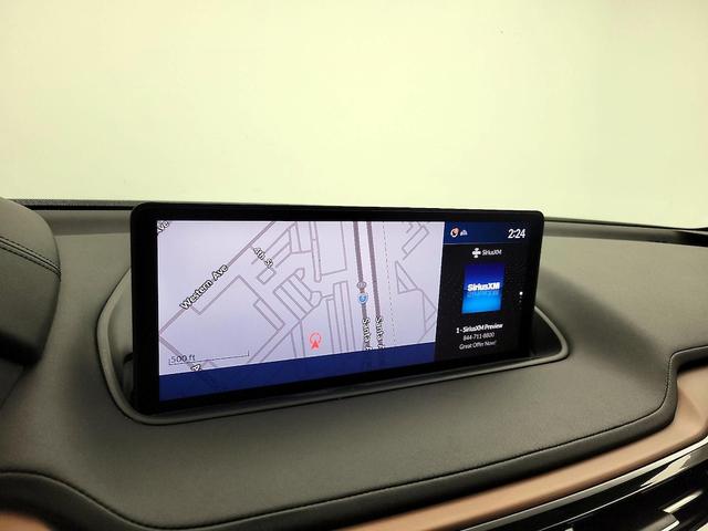 Photo of 2022 White Acura MDX