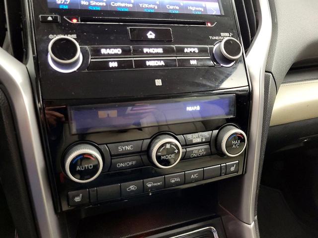 Photo of 2020 White Subaru Ascent