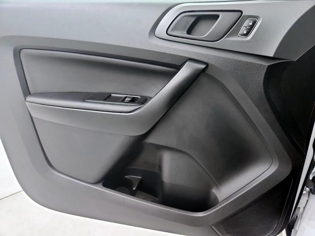 Photo of 2021 White Ford Ranger