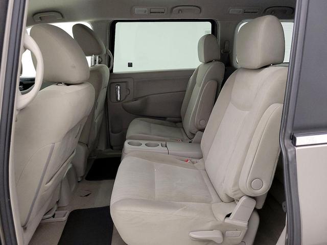 Photo of 2015 Silver Nissan Quest