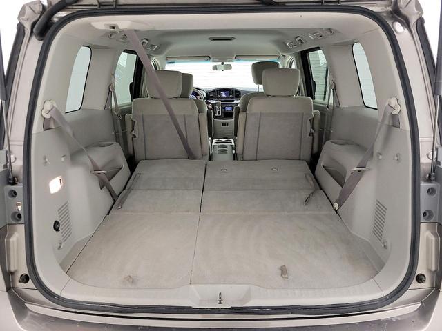 Photo of 2015 Silver Nissan Quest