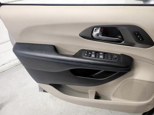 Photo of 2021 Silver Chrysler Pacifica
