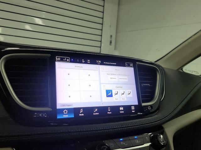 Photo of 2021 Silver Chrysler Pacifica