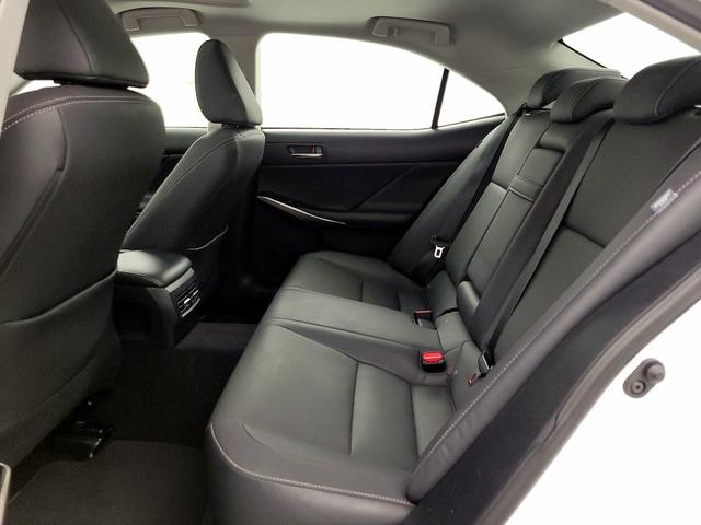Photo of 2019 White Lexus IS 300