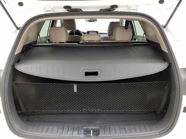 Photo of 2019 White Hyundai TUCSON