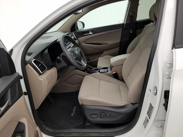 Photo of 2019 White Hyundai TUCSON