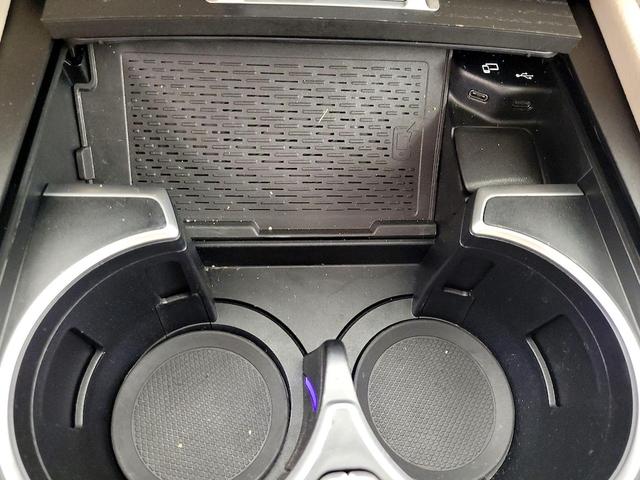 Photo of 2023 White Mercedes-Benz GLE 350