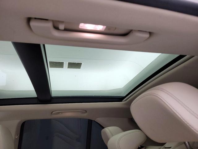 Photo of 2023 White Mercedes-Benz GLE 350