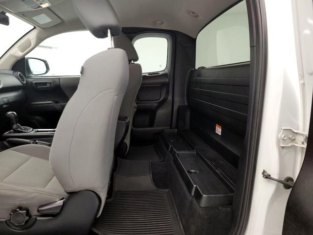 Photo of 2019 White Toyota Tacoma