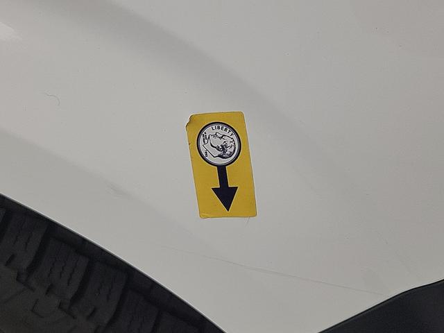 Photo of 2019 White Toyota Tacoma