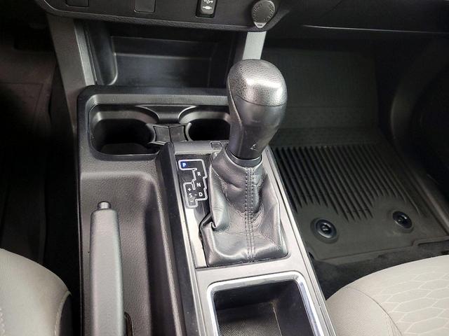 Photo of 2019 White Toyota Tacoma