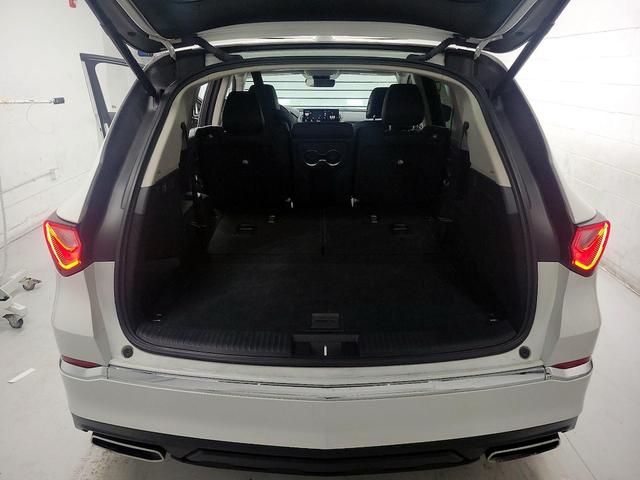 Photo of 2022 White Acura MDX
